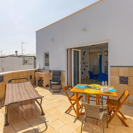 Golden Shore Ferienhaus Bari