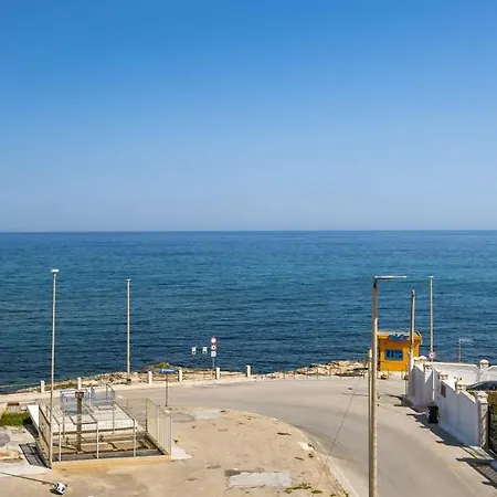 Golden Shore Nyaraló Bari