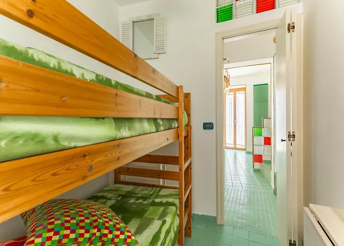 Golden Shore Semesterbostad *