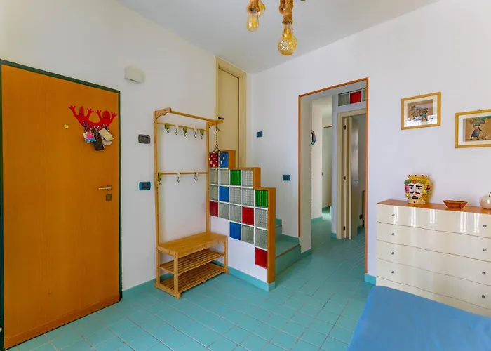 Semesterbostad Golden Shore